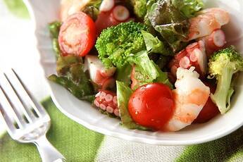 シーフードサラダ