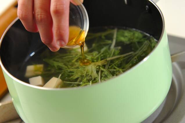 豆腐と水菜の中華スープの作り方の手順2