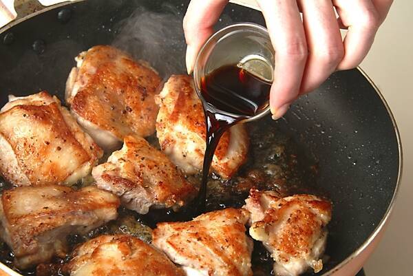 パリパリ絶品！チキンステーキ フライパンで超簡単 何度も作りたくなるの作り方の手順5