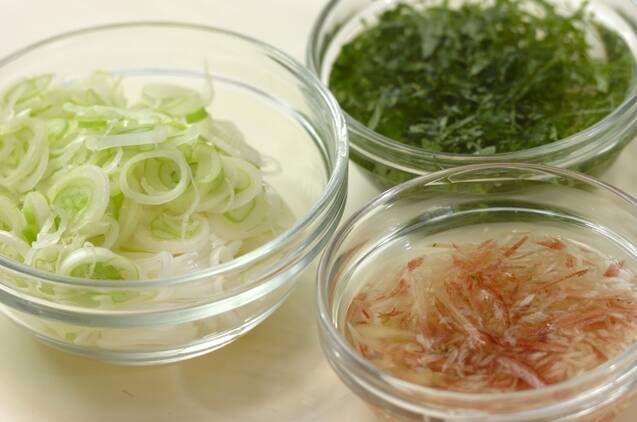 薬味たっぷりネギ奴丼の作り方の手順2