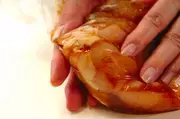 ママレード味鶏むね肉唐揚げの下準備1