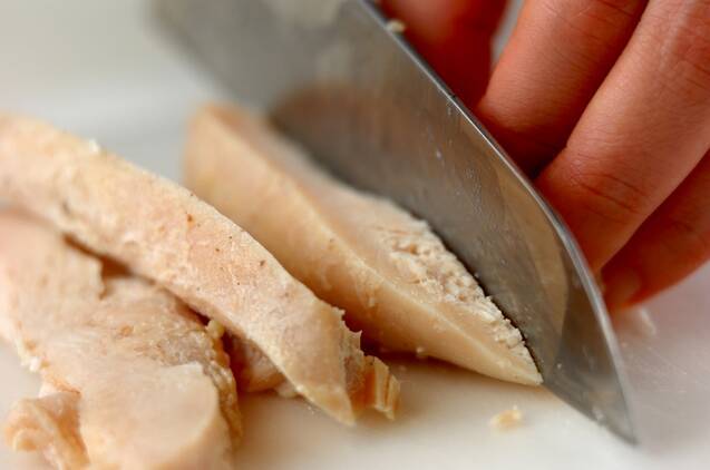 鶏肉の梅シソ春巻きの作り方の手順1