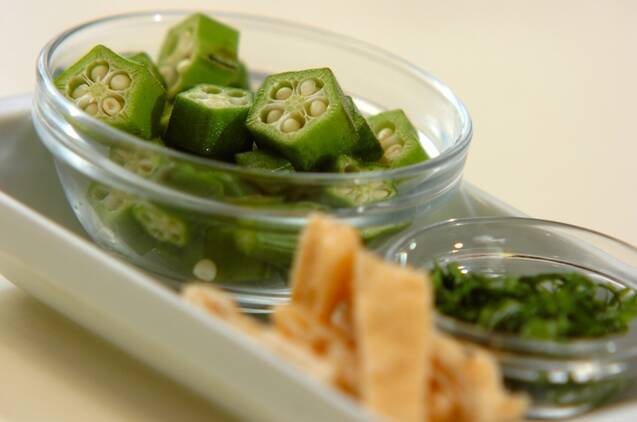 オクラと納豆のみそ汁の作り方の手順1