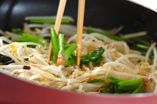 モヤシの甘酢ショウガ炒めの作り方の手順2