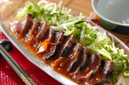 梅ダレがけカツオのたたき