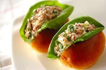 薬味たっぷりツナサラダロールパン