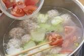 鶏だんごと野菜のチキンボーンブロススープの作り方4