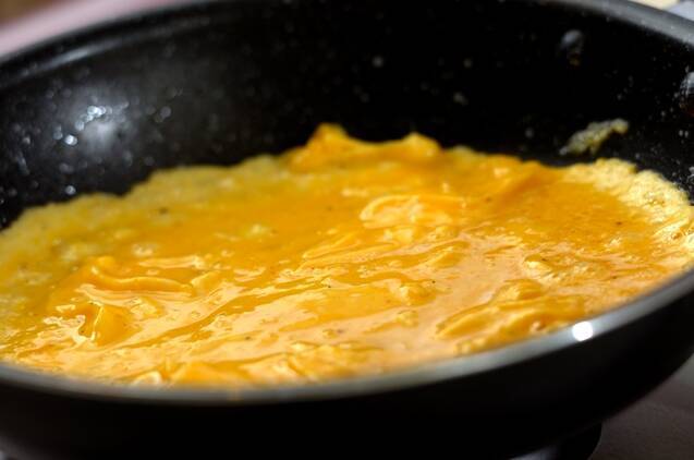 カレー風味オムレツの作り方の手順3