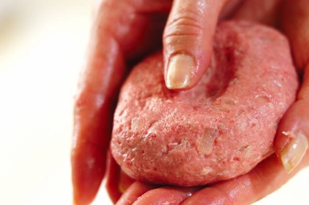 カレーソースのハンバーグの作り方の手順3