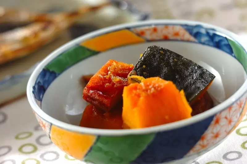 カボチャとさつま揚げの煮物 副菜 レシピ 作り方 E レシピ 料理のプロが作る簡単レシピ