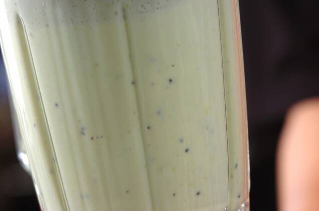 キウイヨーグルトドリンクの作り方の手順2