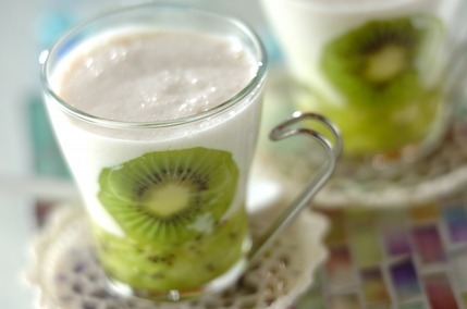 キウイバナナヨーグルトドリンク