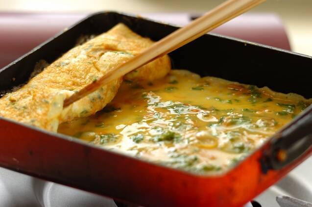 さわやかな香り！大葉とかつおぶしの卵焼きの作り方の手順4