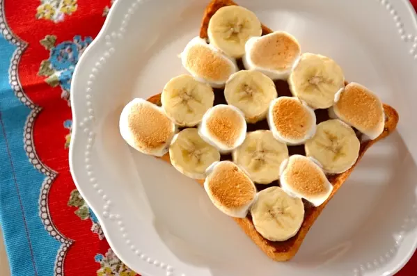 チョコとバナナのマシュマロトースト