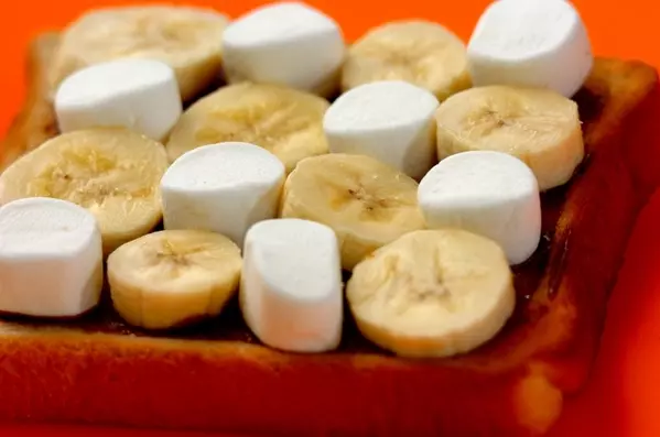 チョコとバナナのマシュマロトーストの作り方3