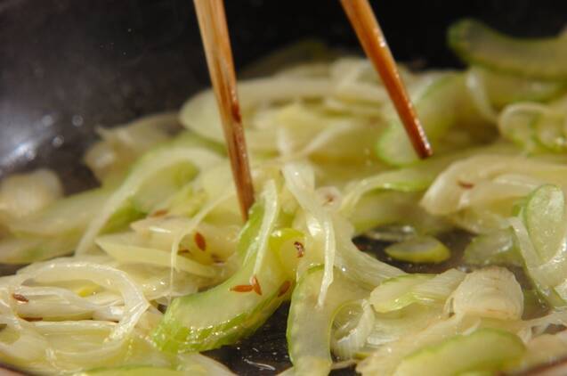 セロリの蒸し煮の作り方の手順3