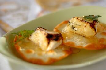 カマンベールのハチミツがけ