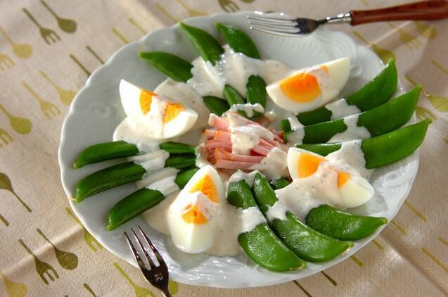 スナップエンドウのシーザーサラダ