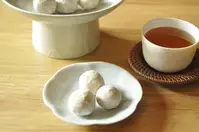 ほうじ茶に合うセサミスノーボール