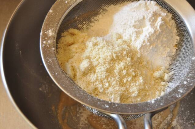 ほうじ茶に合うセサミスノーボールの作り方の手順1