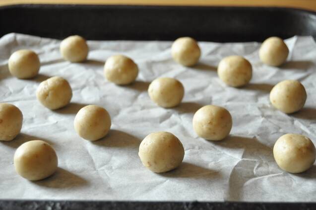 ほうじ茶に合うセサミスノーボールの作り方の手順3