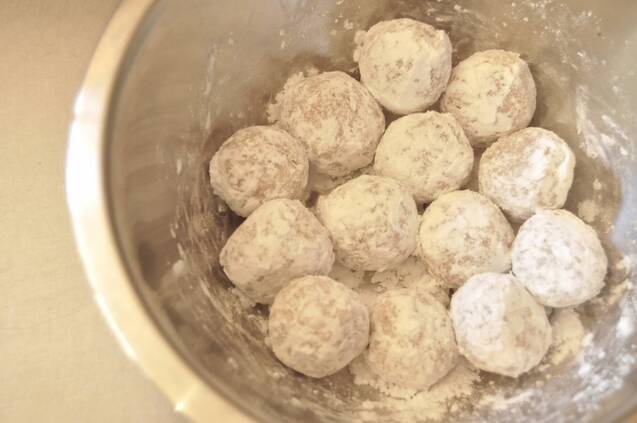 ほうじ茶に合うセサミスノーボールの作り方の手順4