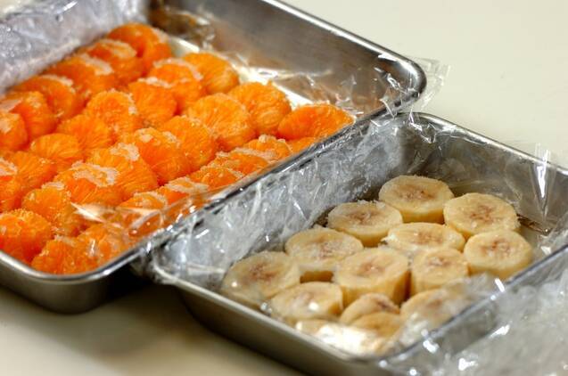 冷凍みかんとバナナのスムージーの作り方の手順1