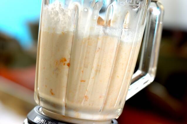 冷凍みかんとバナナのスムージーの作り方の手順2