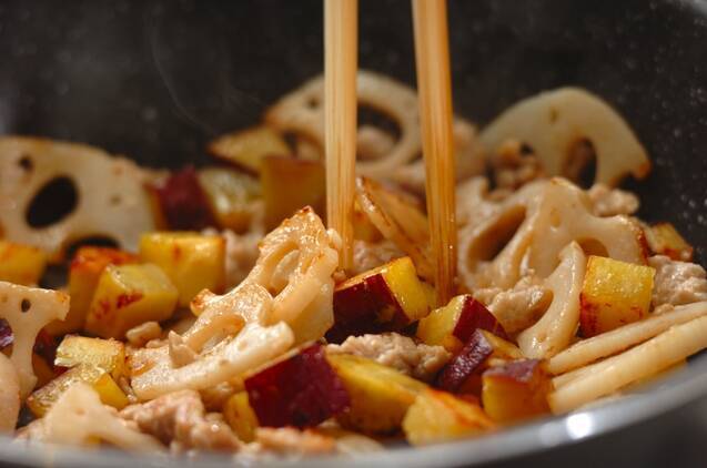 サツマイモとレンコンのきんぴらの作り方の手順4