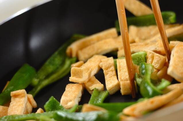 油揚げとピーマンのコクみそ炒めの作り方の手順3