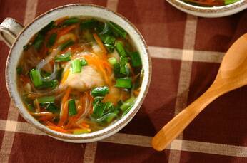 エビ団子と春雨のスープ