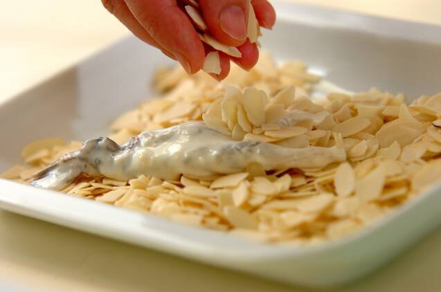 エビのアーモンド衣揚げの作り方の手順7