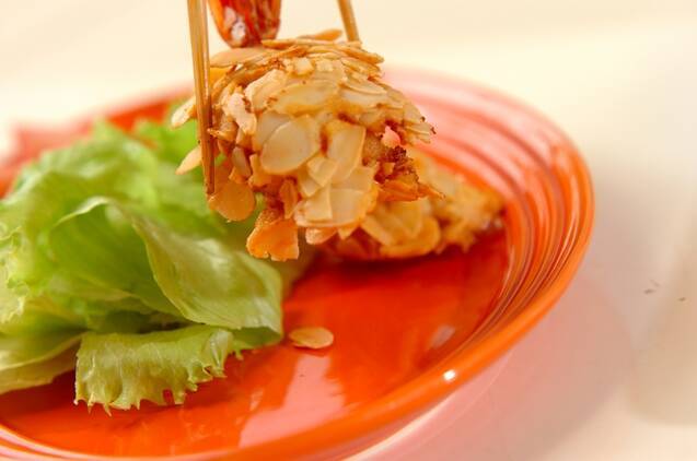 エビのアーモンド衣揚げの作り方の手順8