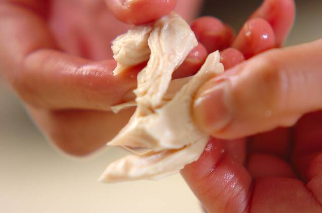 ささ身と山芋のユズコショウ炒めの作り方の手順1