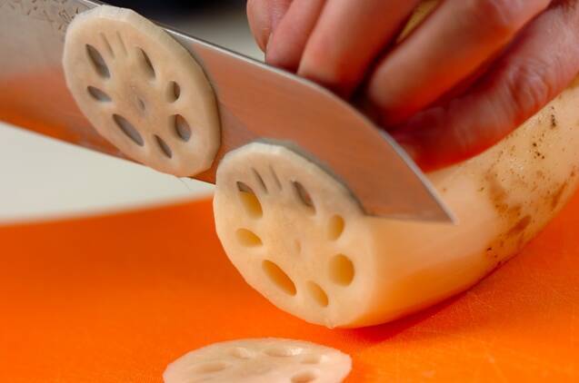 レンコンのレモンマリネの作り方の手順1