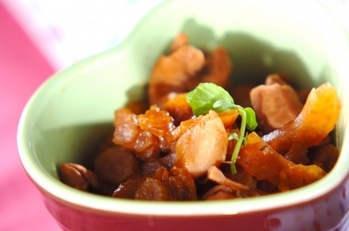 モツの赤ワイン煮込み