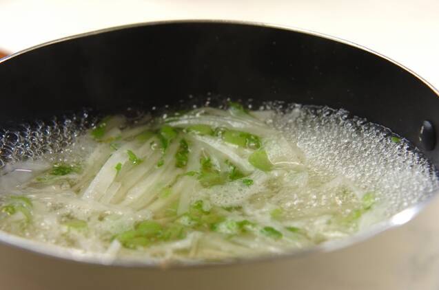 大根とワカメのみそ汁の作り方の手順3