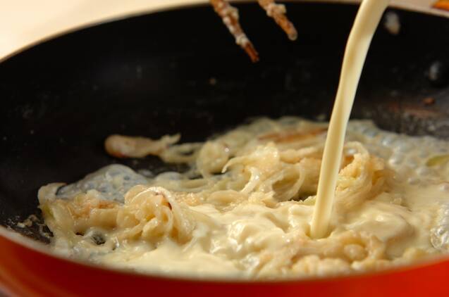 鮭のソイクリームパスタの作り方の手順5