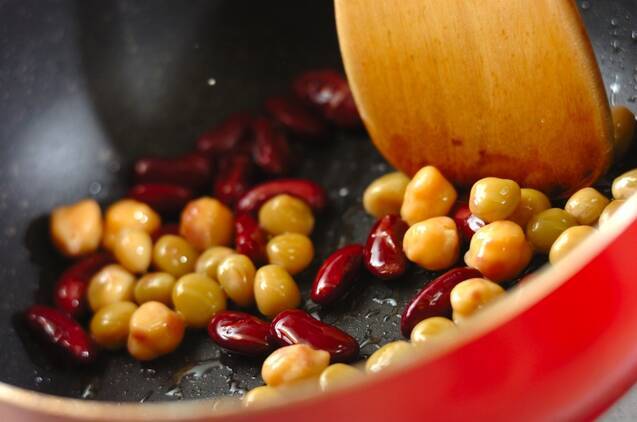 3品でOK　唐揚げチリコンカン弁当の作り方の手順2