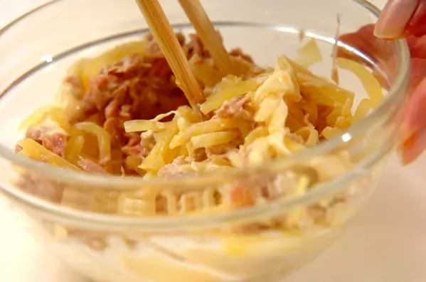 ツナとたくあんのサンドイッチの作り方1