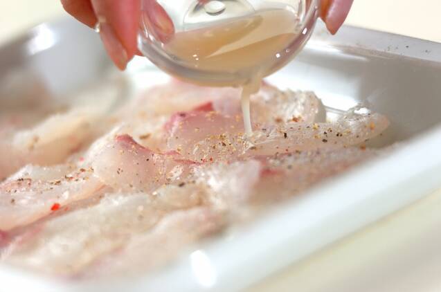 ハーブといただくカルパッチョの作り方の手順1