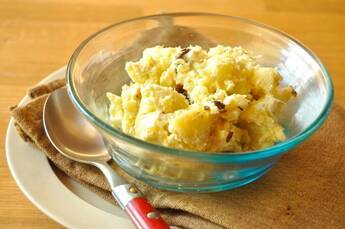 ラムレーズン香る！サツマイモとチーズのデリ風サラダ