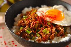 ピリ辛みそそぼろご飯