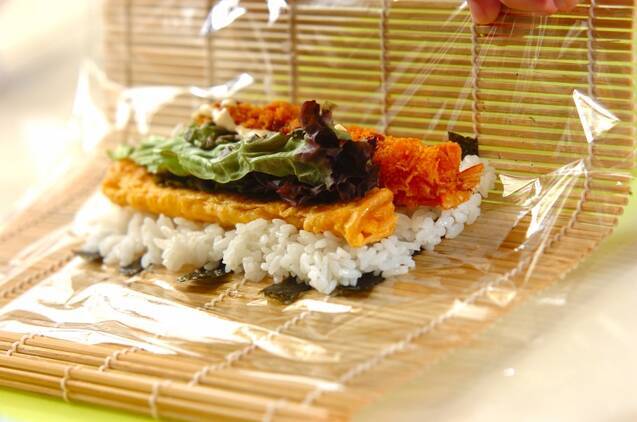 エビフライ入りスティックおにぎりの作り方の手順3