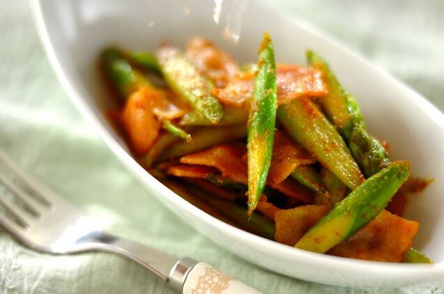 グリーンアスパラとベーコンのカレーソテー