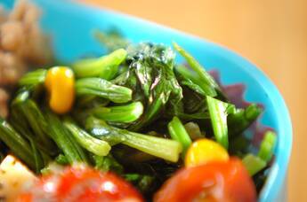 ホウレン草とコーンのバター炒め