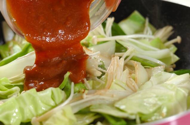 野菜たっぷり鮭のちゃんちゃん焼き風の作り方の手順4