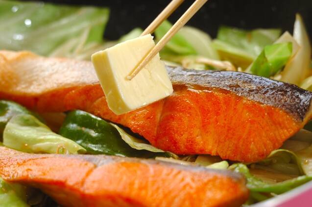 野菜たっぷり鮭のちゃんちゃん焼き風の作り方の手順5