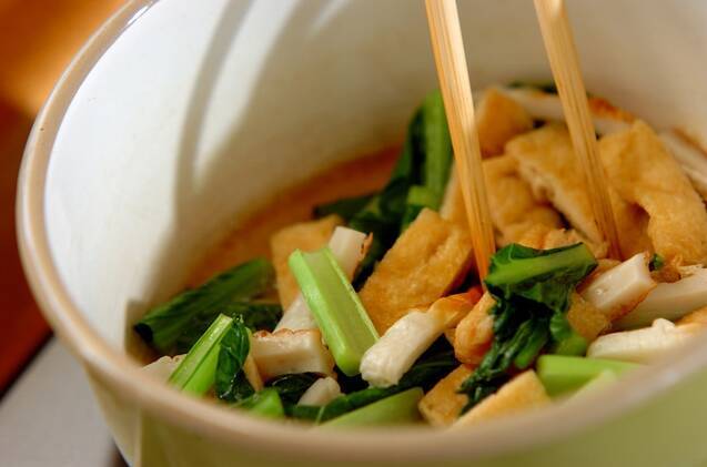 小松菜と油揚げのサッと煮の作り方の手順2