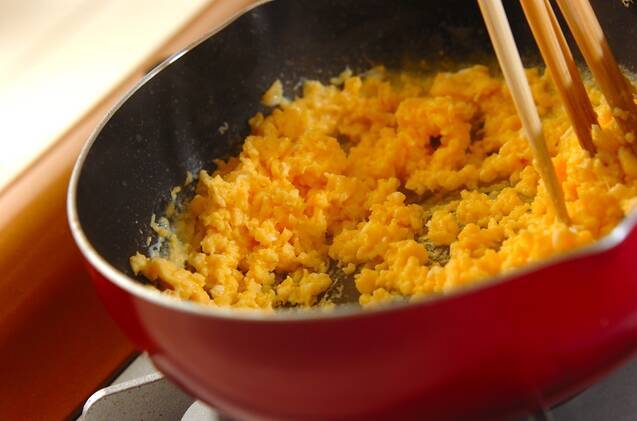 ふわふわ卵そぼろの作り方の手順2